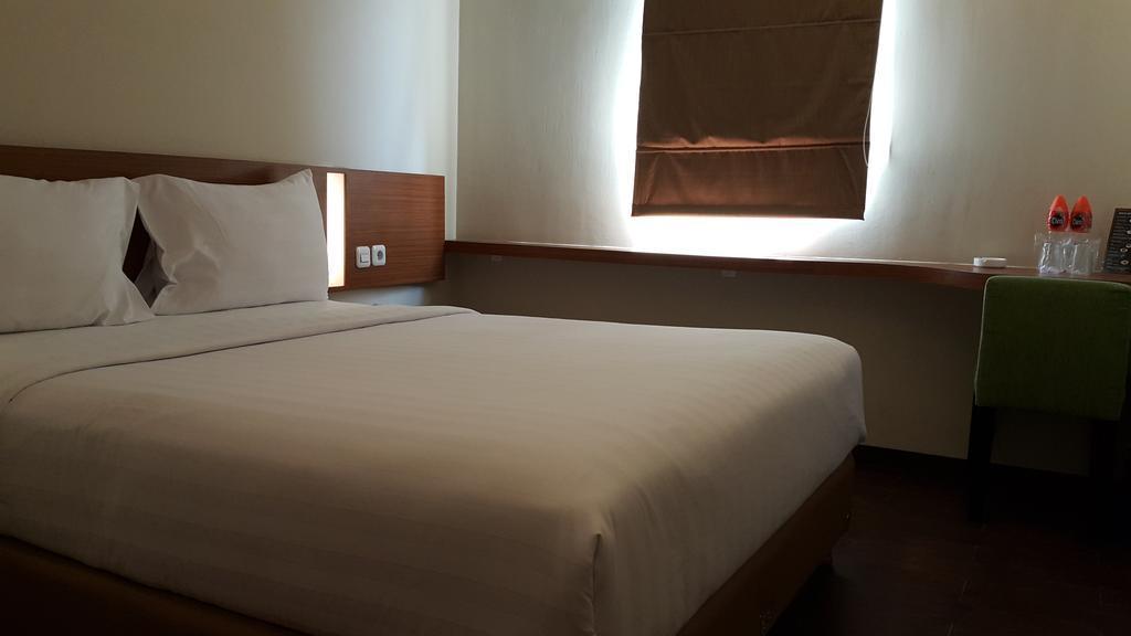 Biz Hotel City Center Ambon Exterior photo