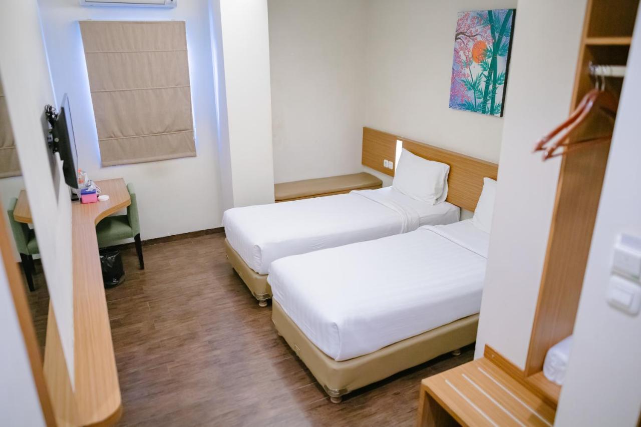 Biz Hotel City Center Ambon Exterior photo
