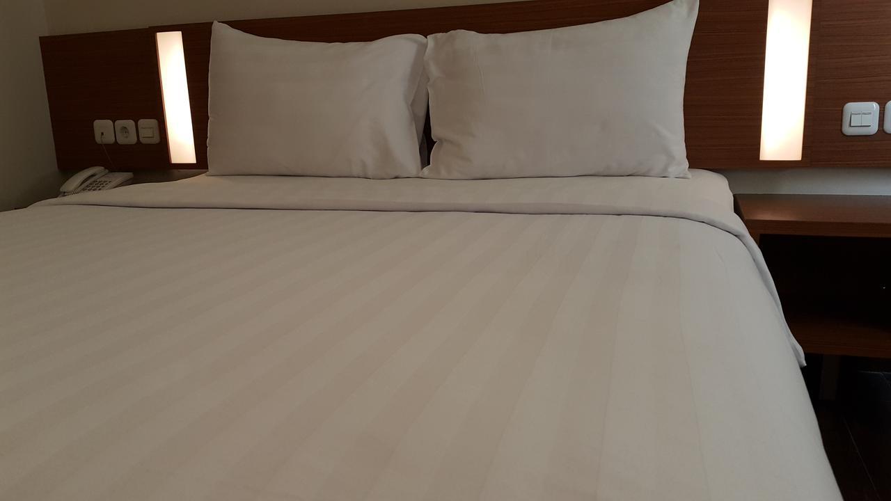 Biz Hotel City Center Ambon Exterior photo